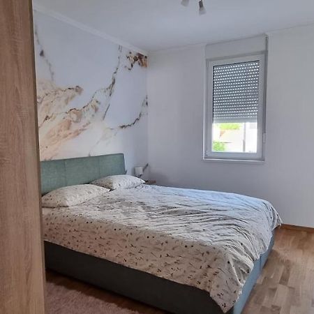 Apartman Visnja 수보티차 외부 사진