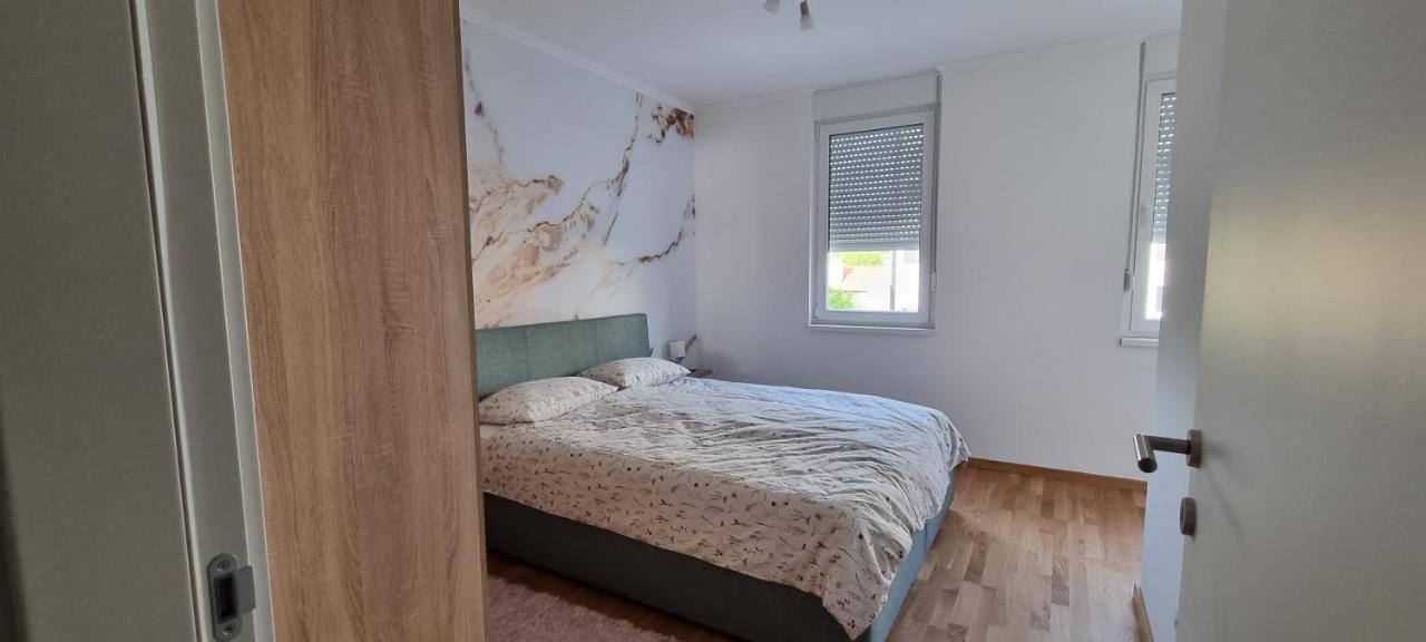 Apartman Visnja 수보티차 외부 사진