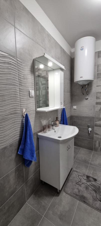 Apartman Visnja 수보티차 외부 사진