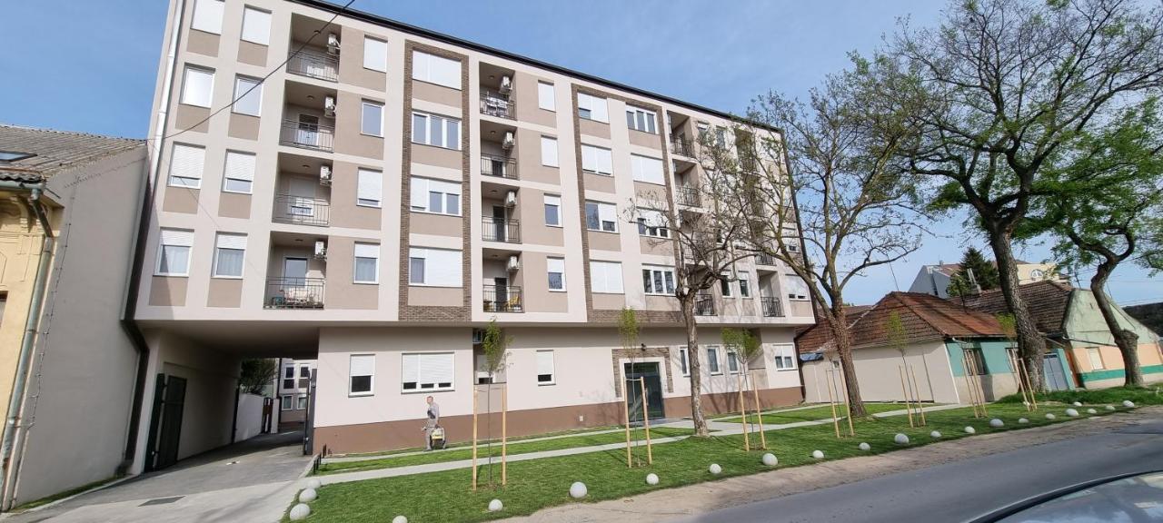 Apartman Visnja 수보티차 외부 사진