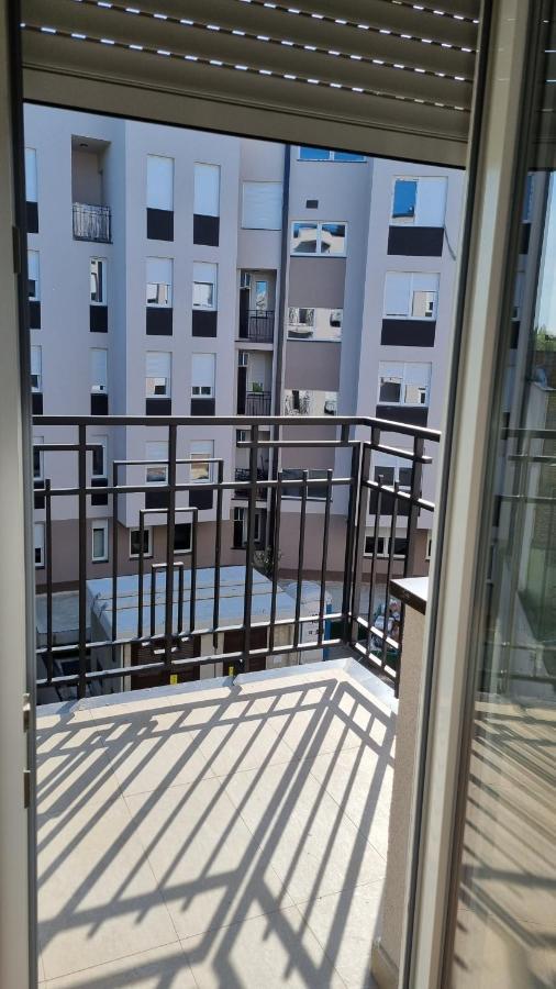 Apartman Visnja 수보티차 외부 사진